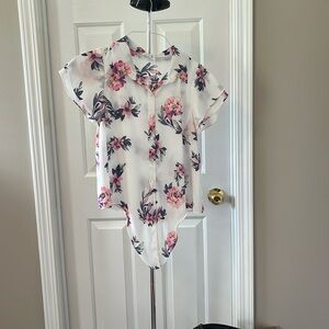 Sienna Sky white floral women’s top